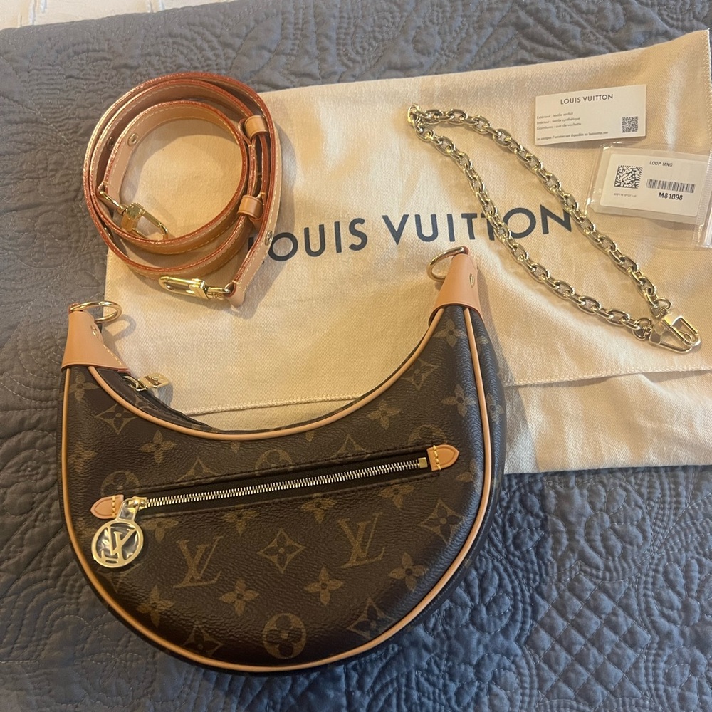 Louis Vuitton Loop bag with chain and adjustable leather strap - Picture 12 of 16